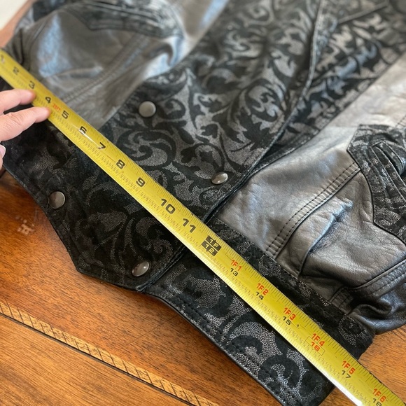 Winlit Women's Vintage Retro 80s 90s
Black Leather Jacket puffer, Size small - Picture 12 of 13